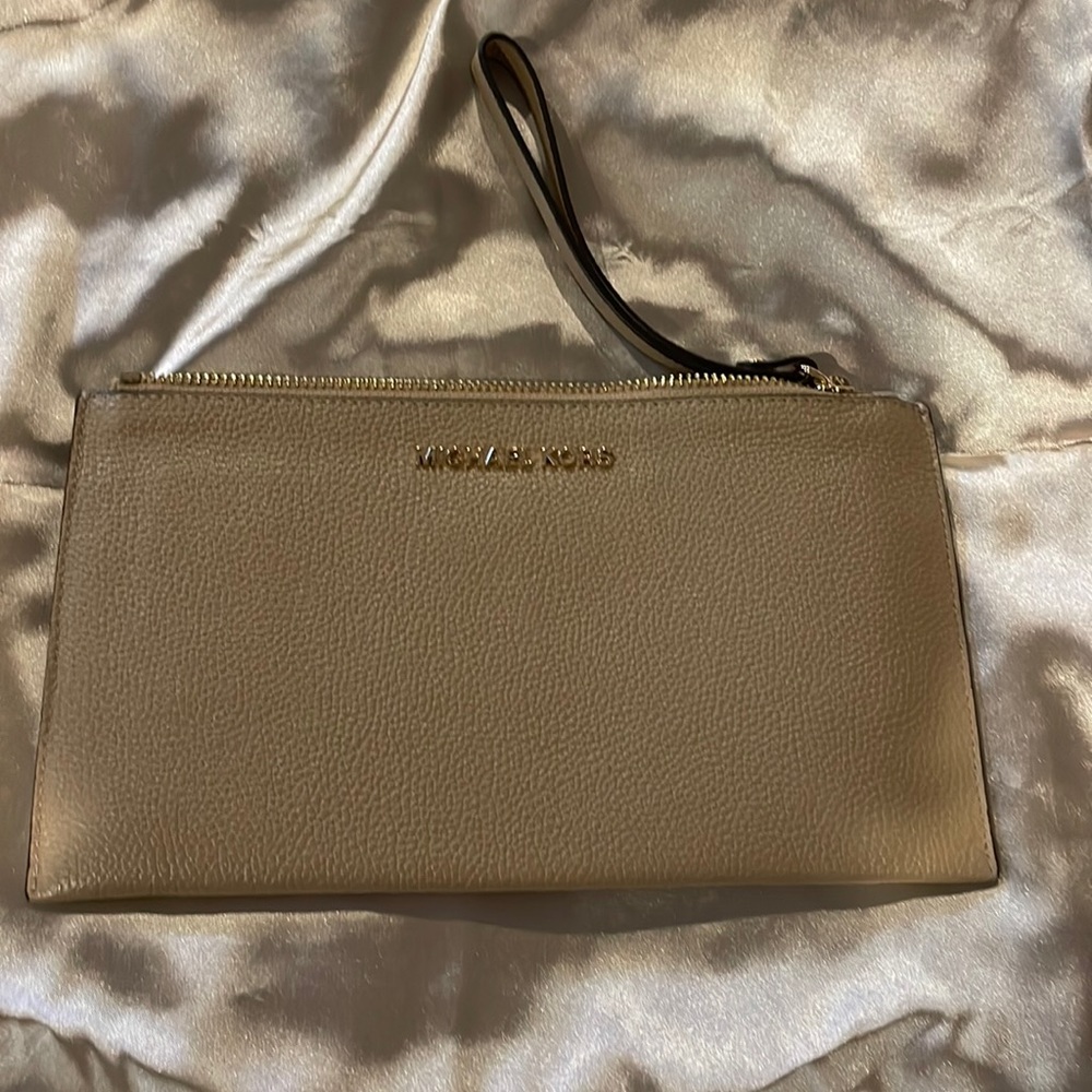 Michael Kors wristlet